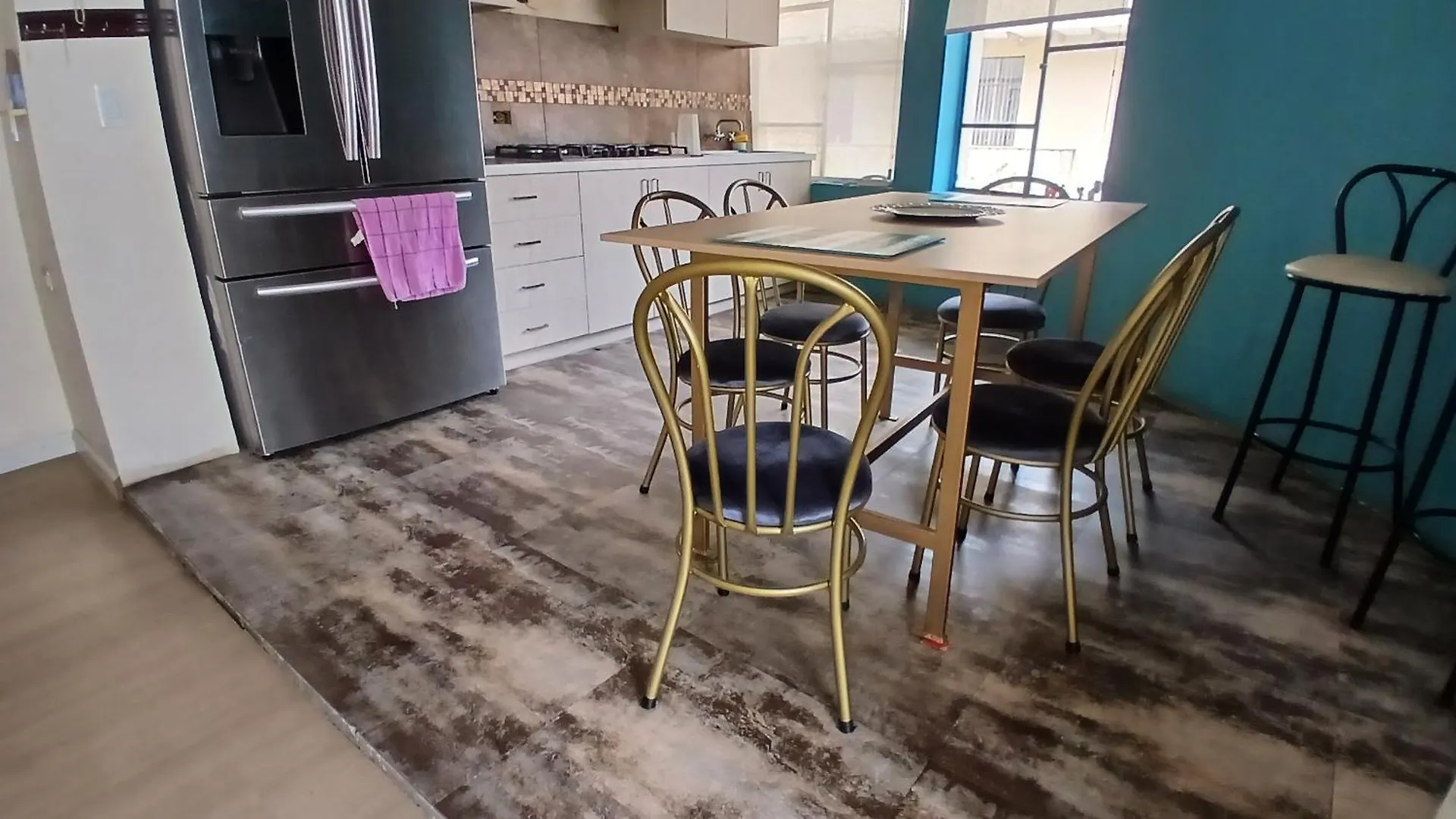 Inmenso Departamento Para Familia De 12 Personas クエンカ
